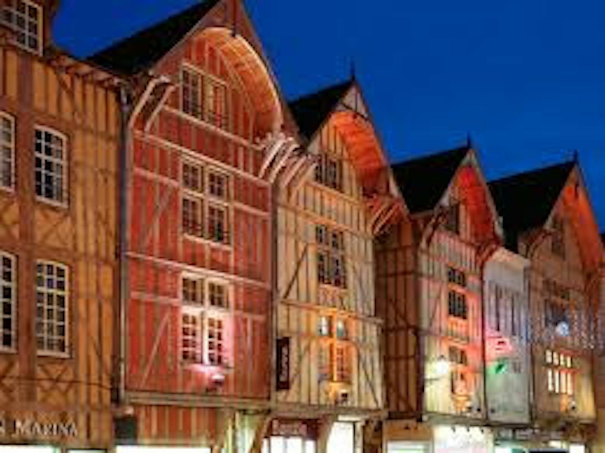 Logis Hotel Du Cirque Troyes Centre Historique المظهر الخارجي الصورة